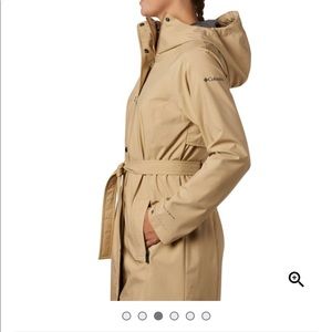 NWOT Columbia classic Long Trench Jacket- size M